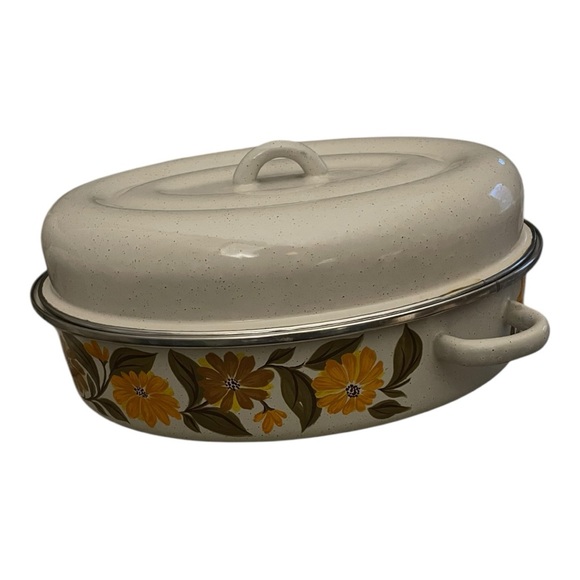 JMP Capri Harvest Blossom Other - JMP Capri Harvest Blossom enamelware oval roasting pan with a lid